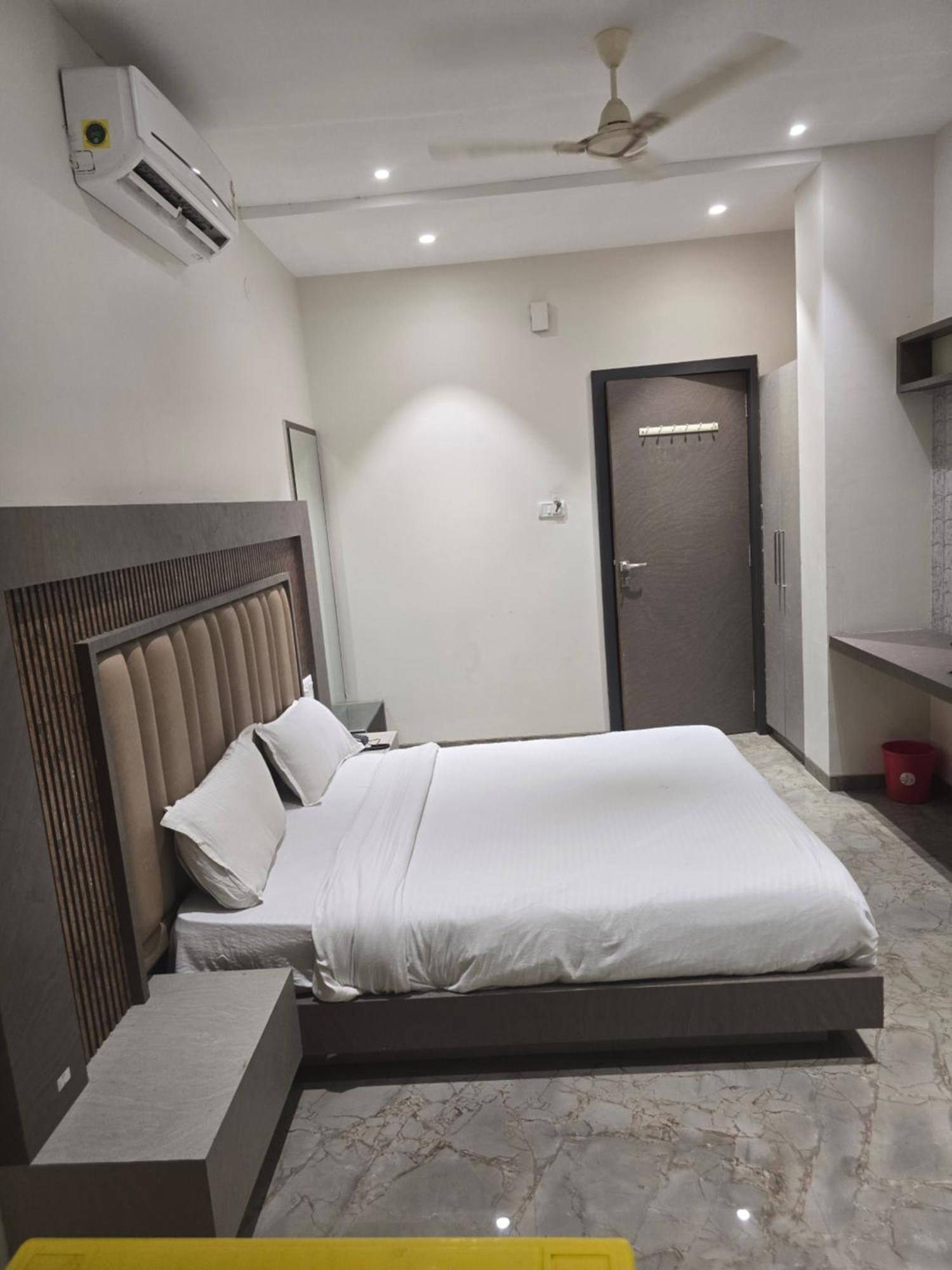Hotel Ramji Karmād Dış mekan fotoğraf