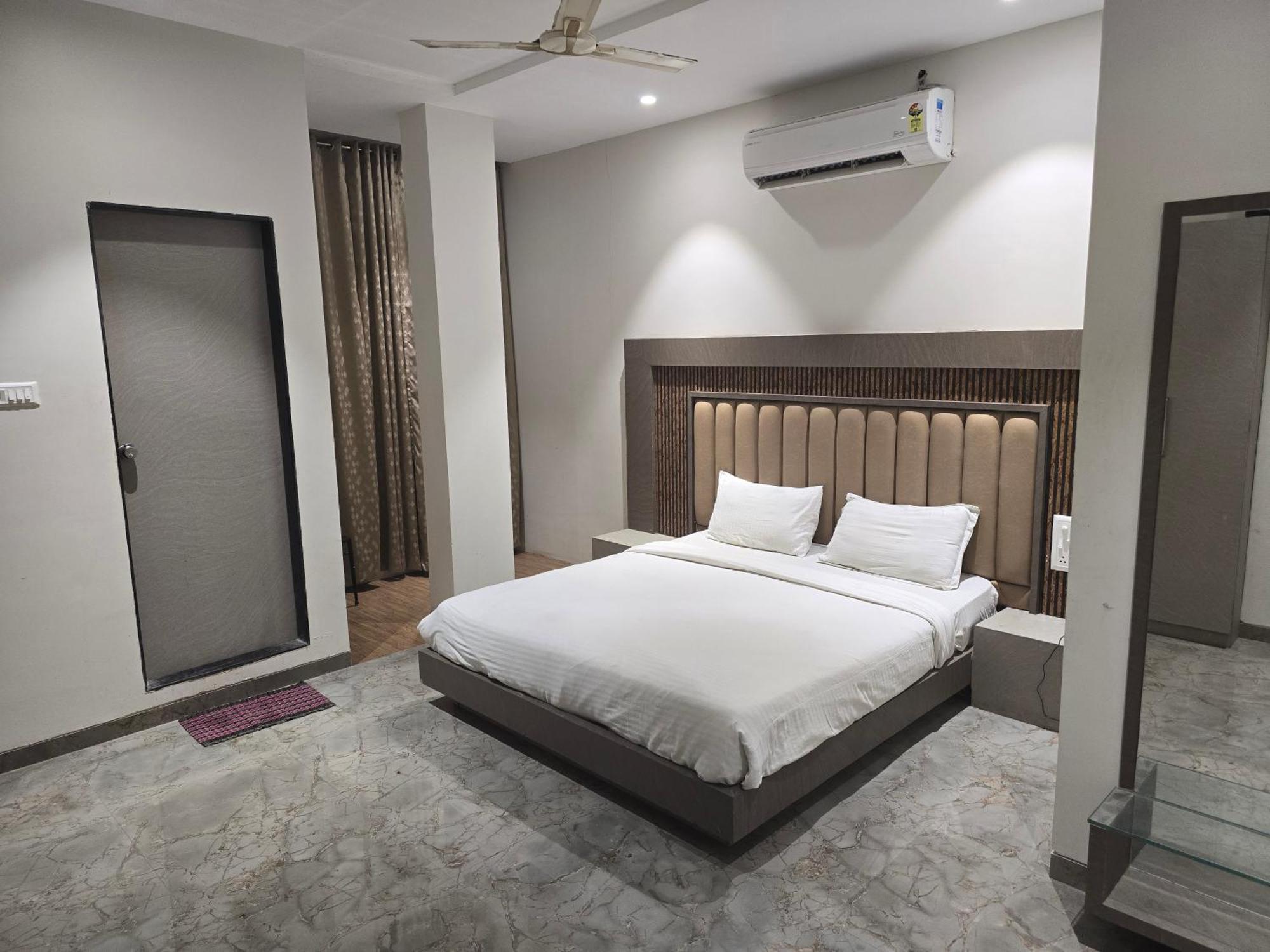 Hotel Ramji Karmād Dış mekan fotoğraf